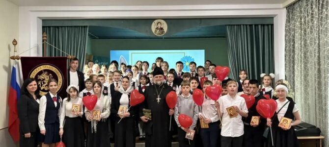 В рамках празднования 30-летия и межрегионального сотрудничества ЧОУ «Свято-Георгиевская православная СОШ» приняла делегацию из Армавирской епархии