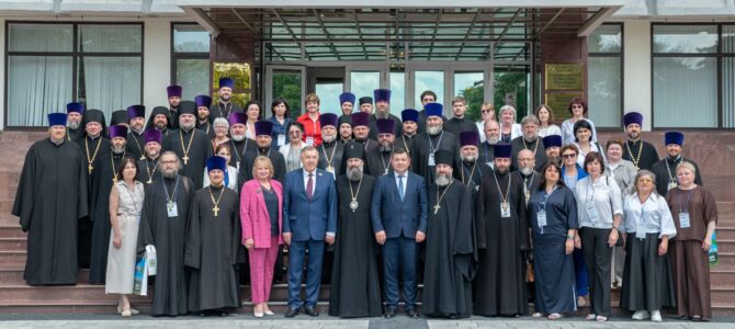 В Республике Адыгея определены победители межрегионального этапа Всероссийского конкурса «За нравственный подвиг учителя 2026»